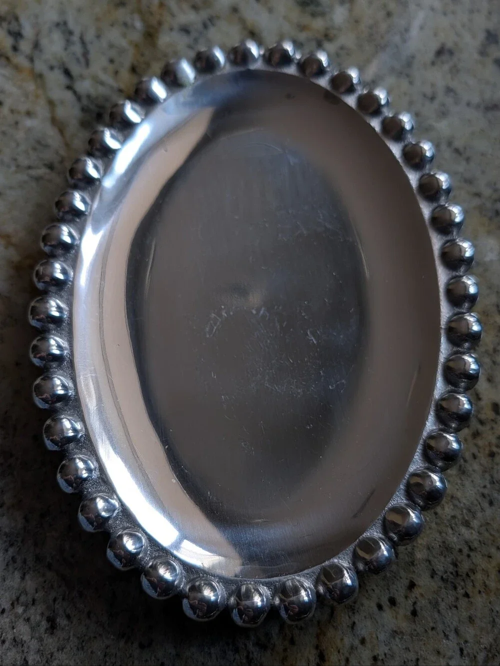 MARIPOSA BRILLANTE pearled soap dish